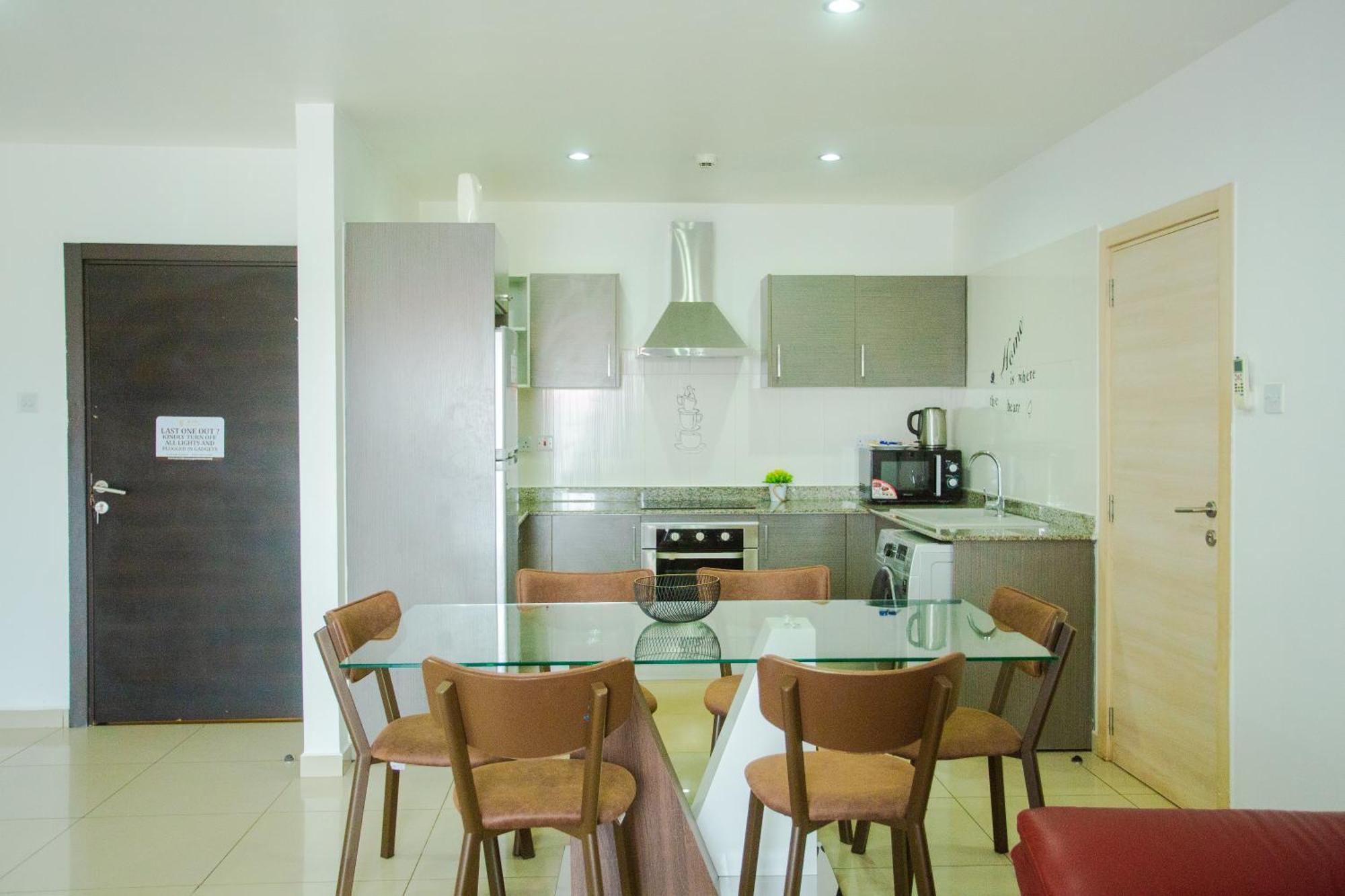 Accra Luxury Apartments ภายนอก รูปภาพ