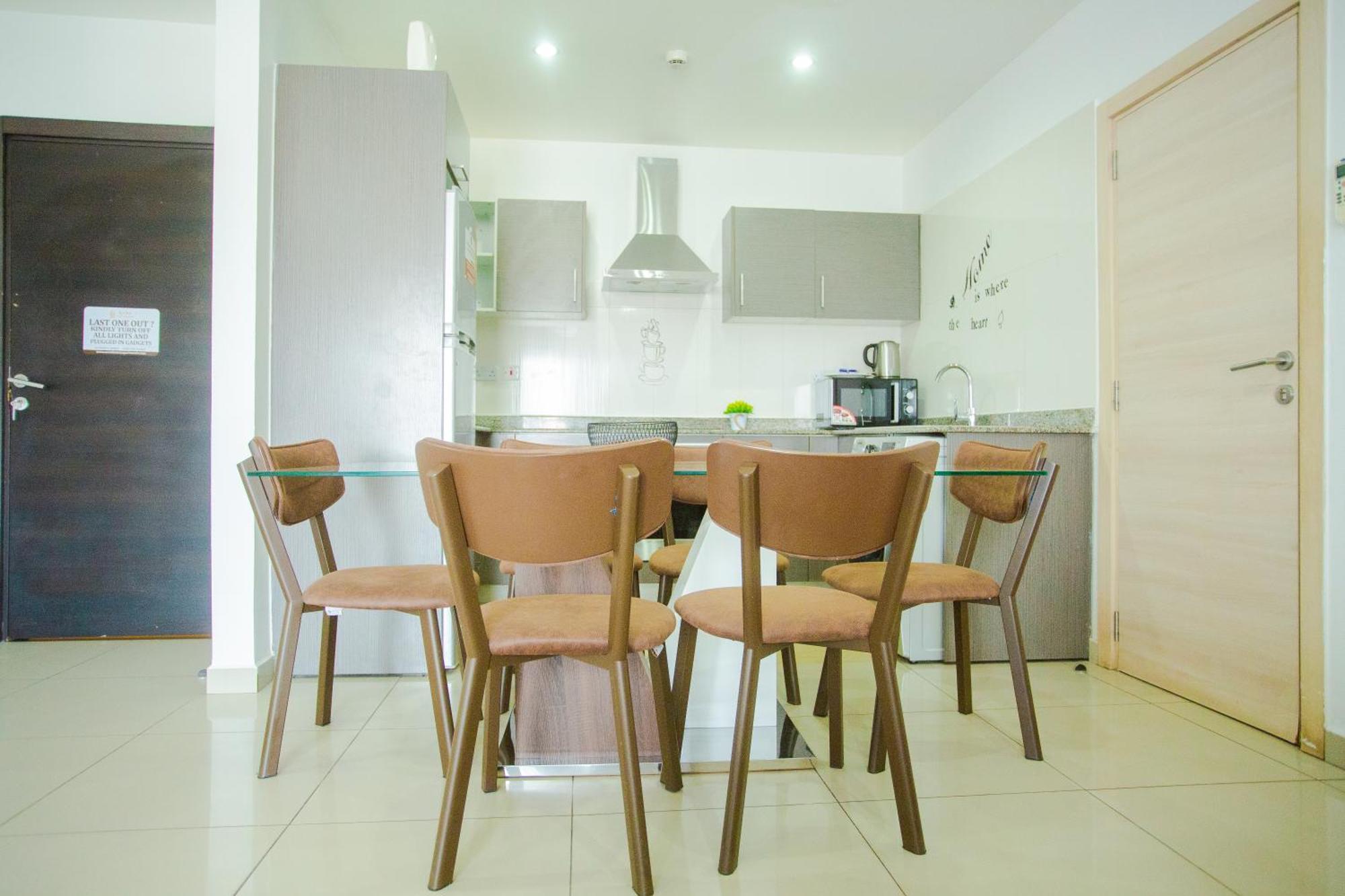 Accra Luxury Apartments ภายนอก รูปภาพ