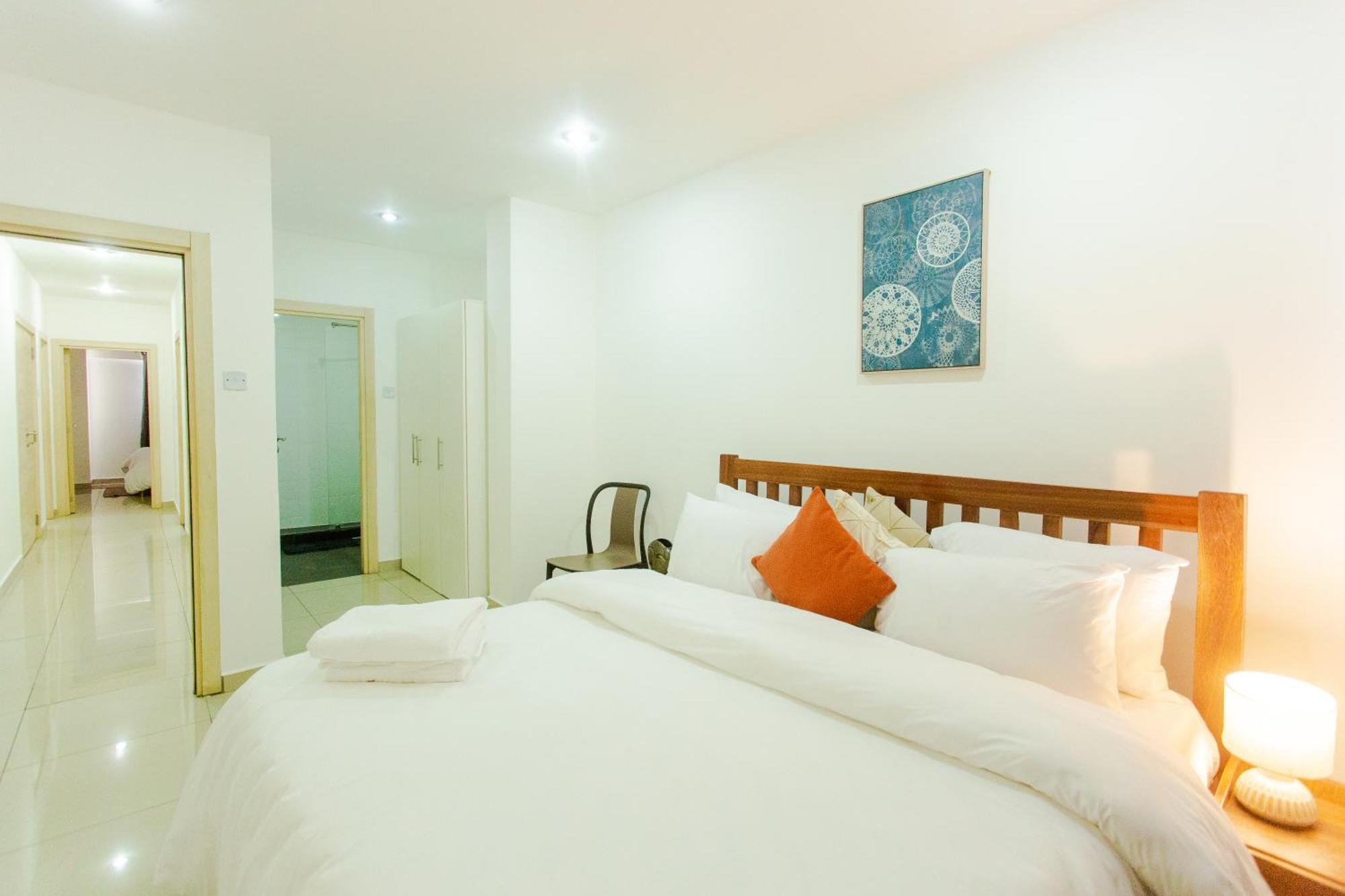 Accra Luxury Apartments ภายนอก รูปภาพ