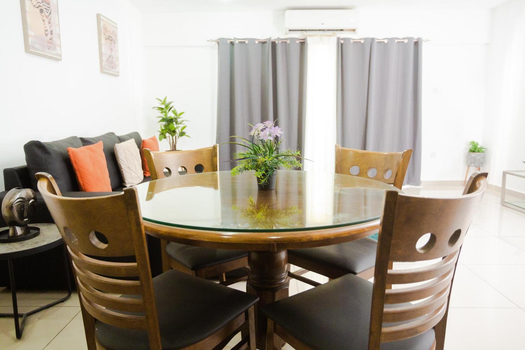 Accra Luxury Apartments ภายนอก รูปภาพ