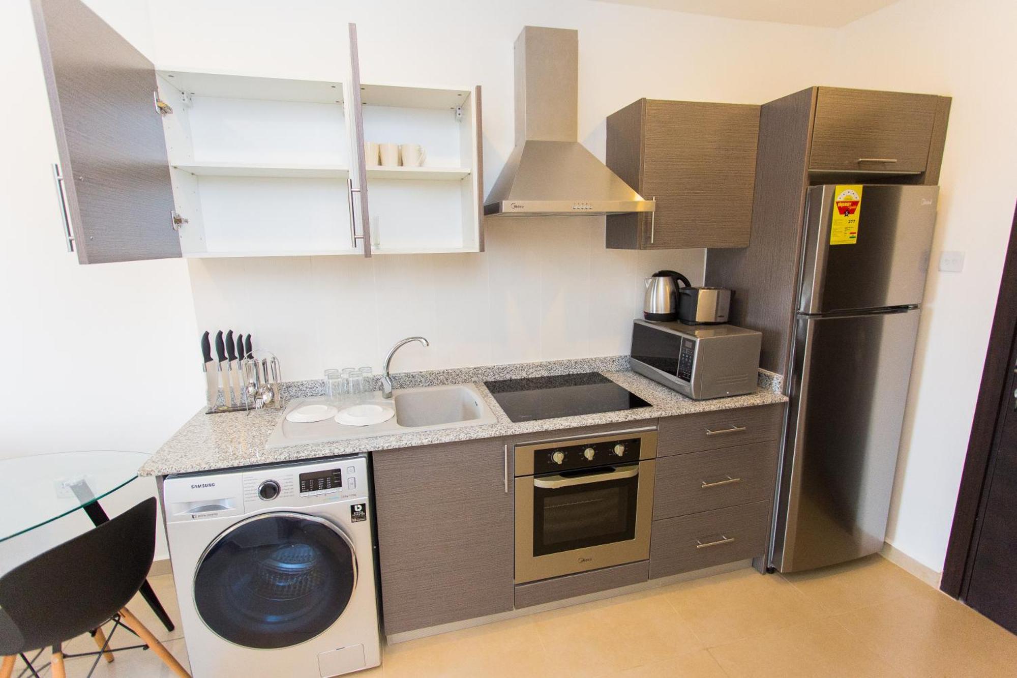 Accra Luxury Apartments ภายนอก รูปภาพ